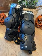 Rodilleras EVS Axis Nuevas